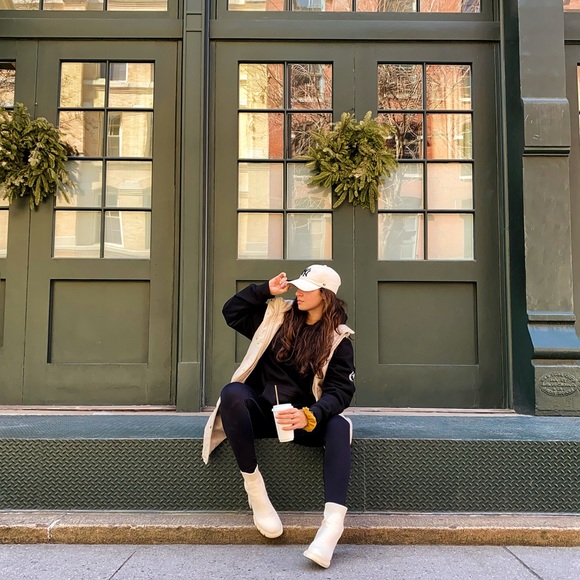 Meet your Posher, Devora - Picture 5 of 13